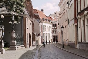 Restyled Bungalow With Dishwasher, in Natural Surroundings