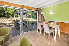 Restyled Bungalow With Dishwasher, in Natural Surroundings