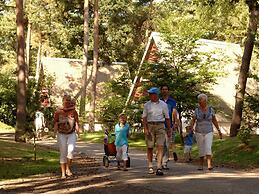 Restyled Bungalow With Dishwasher, in Natural Surroundings
