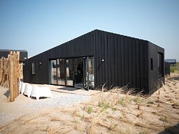 Modern Lodge With 2 Bathrooms, Near the Beach