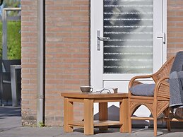 Detached Bungalow Close to Lake Veere