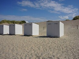 Detached Bungalow Close to Lake Veere