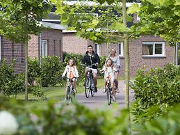 Wellness Villa With Private Indoor Pool, on a Holiday Park in the Maas