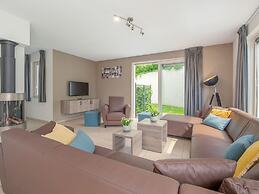 Wellness Villa With Private Indoor Pool, on a Holiday Park in the Maas