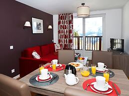 Chalet in Auris-en-oisans With Balcony Views