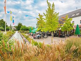 Cosy Bungalow With Dishwasher in the Middle of De Maasduinen