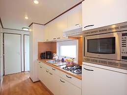 Tidy Furnished Chalet With a Combi Microwave, in the Veluwe