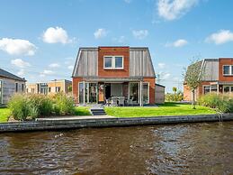 Holiday Home With Private Jetty on Water