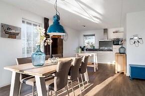 Holiday Home With Private Jetty on Water