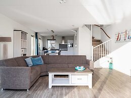 Holiday Home With Private Jetty on Water