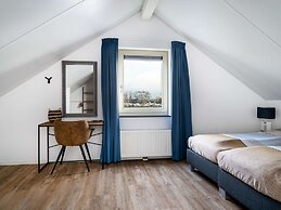 Holiday Home With Private Jetty on Water