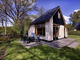 Cozy Holiday Home with Bubble Bath near Zwolle