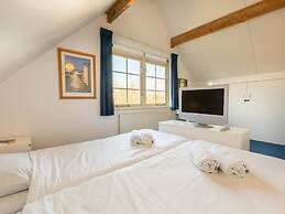 Comfortable Villa With Wifi, Near the Sea in Cosy Domburg
