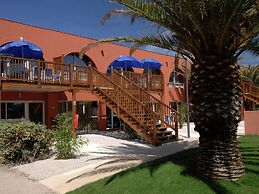 Apartment Near Beach in Lively Resort