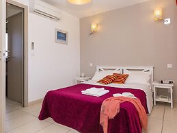 Lozari Comfort by the Sea