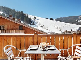 Chalet in La Clusaz With Spa & Ski Access