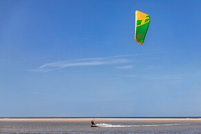 Kijkduin Chalet Near Beach