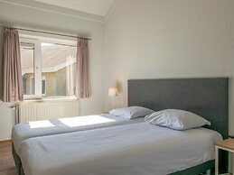 Restyled Bungalow with Dishwasher near Cozy Domburg