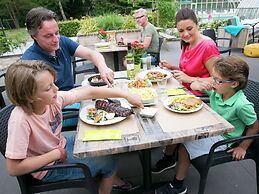 Detached Bungalow With Wifi, Located at Park De Veluwe