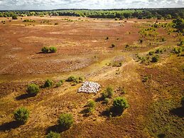 Well Furnished Mobile Home with Microwave near Water