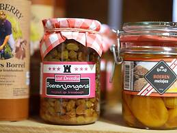 Well Furnished Mobile Home with Microwave near Water