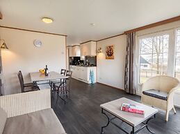 Well Furnished Mobile Home with Microwave near Water