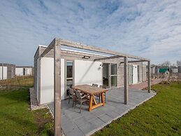 Modern Lodge With Combi-microwave, Beach at 500 m