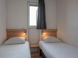 Modern Lodge With Combi-microwave, Beach at 500 m