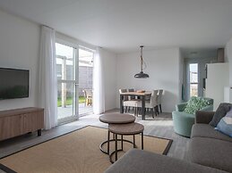 Modern Lodge With Combi-microwave, Beach at 500 m
