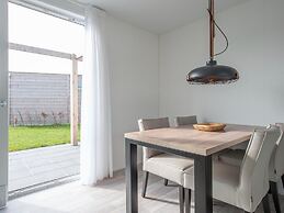Modern Lodge With Combi-microwave, Beach at 500 m