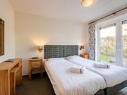 Detached Villa With Dishwasher Near the Sea