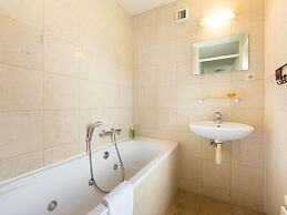 Detached Villa With Dishwasher Near the Sea