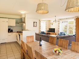 Detached Villa With Dishwasher Near the Sea