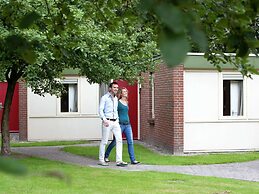 Cosy Bungalow With Microwave in the Middle of De Maasduinen