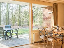 Cosy Bungalow With Microwave in the Middle of De Maasduinen