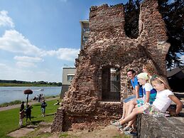 Cosy Bungalow With Microwave in the Middle of De Maasduinen