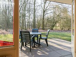 Cosy Bungalow With Microwave in the Middle of De Maasduinen