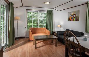 Cozy Chalet in Borger Woods