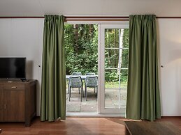 Cosy Chalet With Combi-microwave, Next to a Nature Reserve