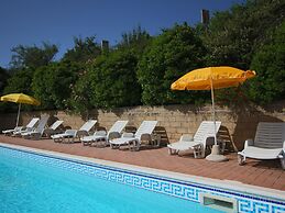 Belvilla by OYO Club House