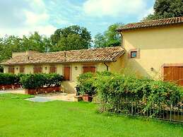 Belvilla by OYO Montecorneo Monolocale