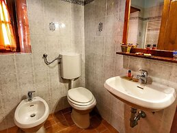 Belvilla by OYO Villa Ulivo