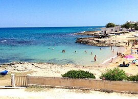 Comfy Apartment with Balcony near Puglia Beach