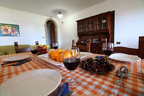 Belvilla by OYO Farmhouse With Private Pool