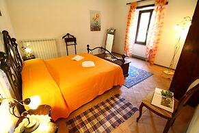 Belvilla by OYO Farmhouse With Private Pool