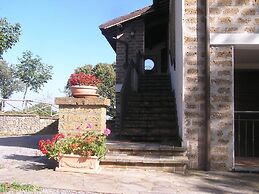 Belvilla by OYO Farmhouse With Private Pool