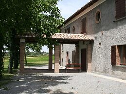 Belvilla by OYO Farmhouse With Private Pool