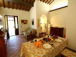 Belvilla by OYO Farmhouse With Private Pool