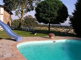 Belvilla by OYO Farmhouse With Private Pool