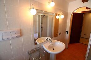 Belvilla by OYO Farmhouse With Private Pool